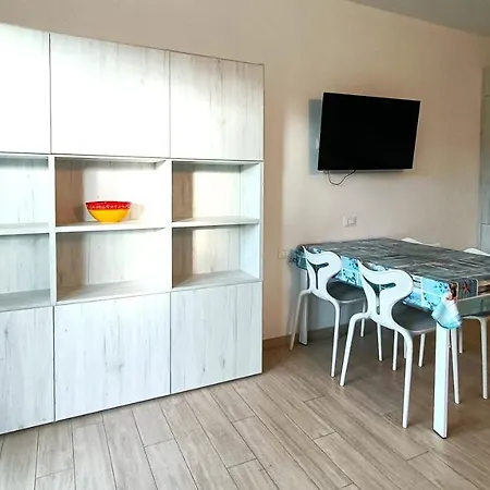 Corte Dei Castellari 32a 公寓 *